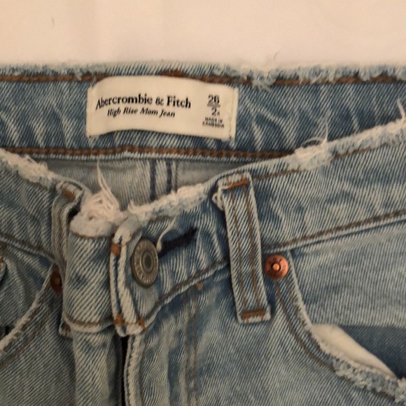 Blue jeans - Picture 2 of 2